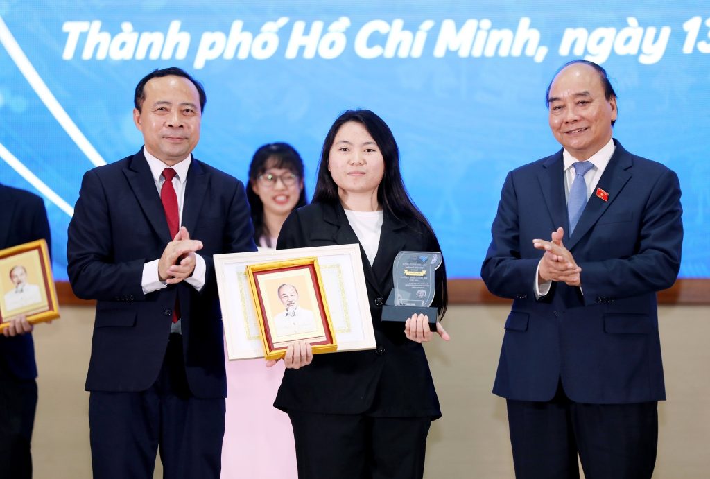 Applied Mathematics student achieved an honor award from VNU-HCM